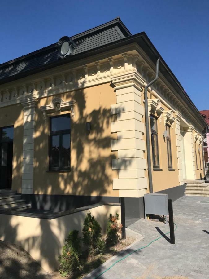 La Curtea Domneasca Hotell Piatra Neamţ Eksteriør bilde
