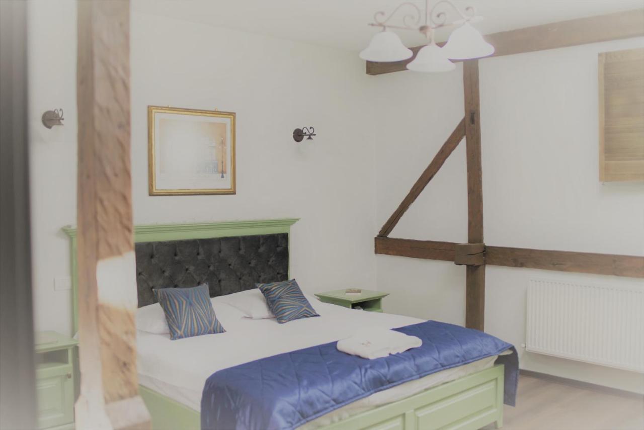 La Curtea Domneasca Hotell Piatra Neamţ Eksteriør bilde